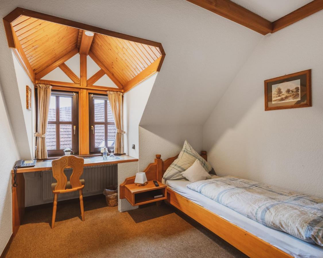 Fremden- Und Monteurzimmer "Zum Ochsen" Flieden Exteriör bild