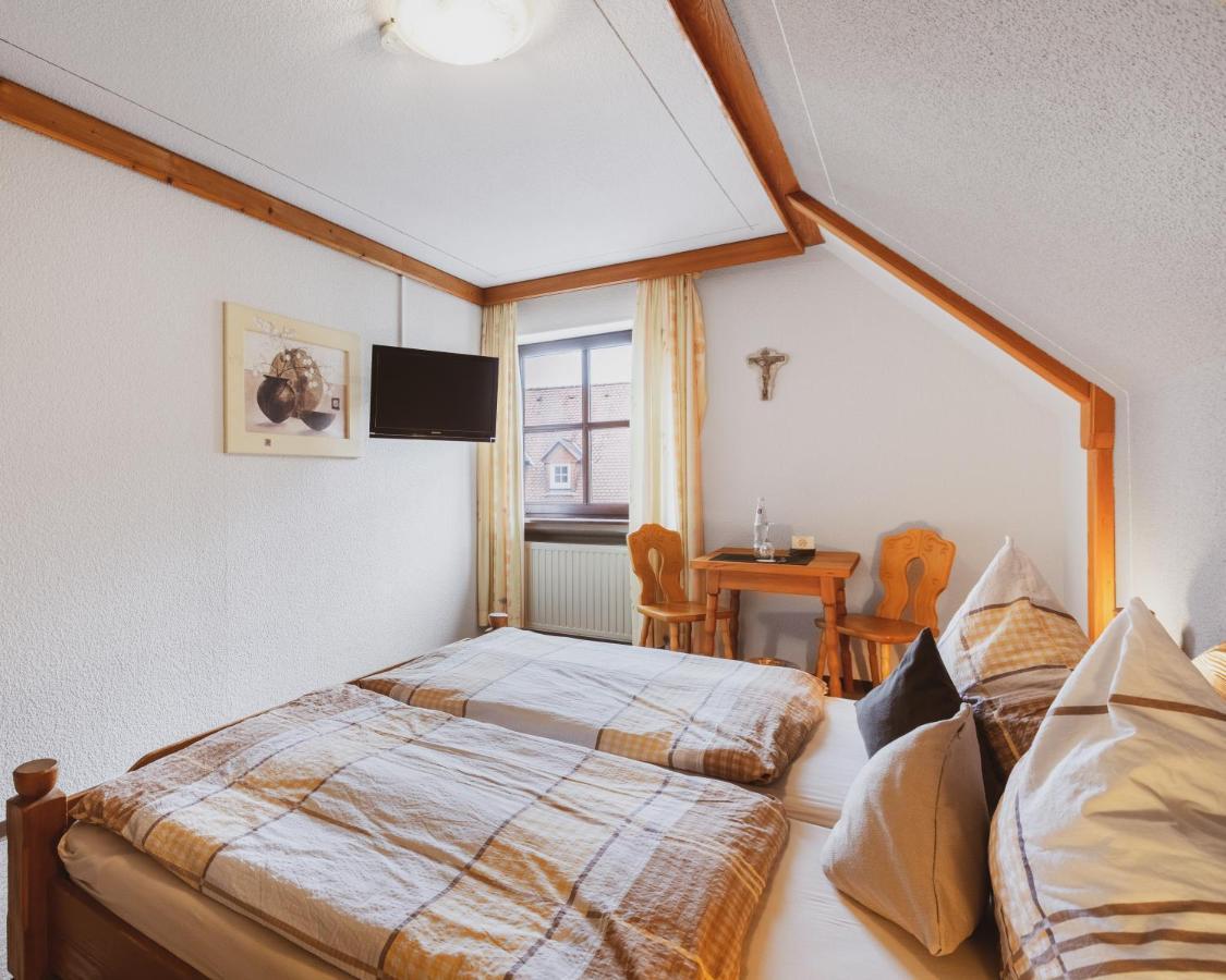 Fremden- Und Monteurzimmer "Zum Ochsen" Flieden Exteriör bild