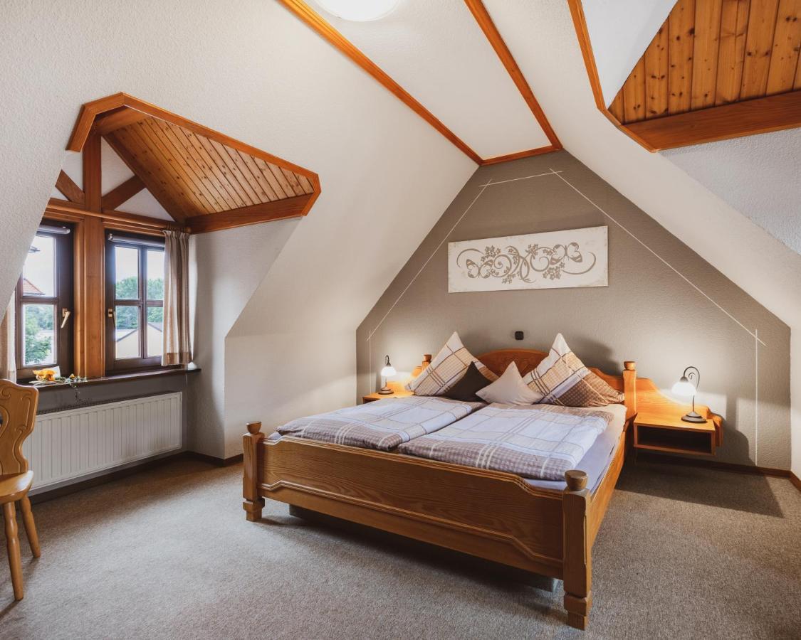 Fremden- Und Monteurzimmer "Zum Ochsen" Flieden Exteriör bild