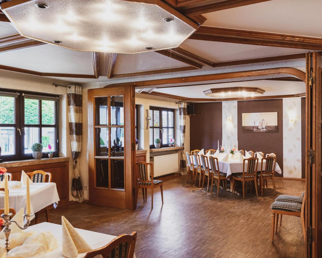Fremden- Und Monteurzimmer "Zum Ochsen" Flieden Exteriör bild